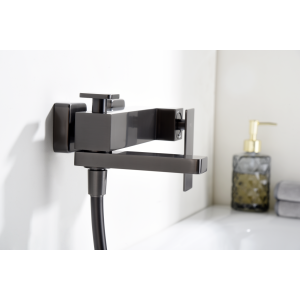 PISA EXTERNE WANDBADARMATUR MIT HALTERUNG UND HANDBRAUSE BLACK GUN METAL